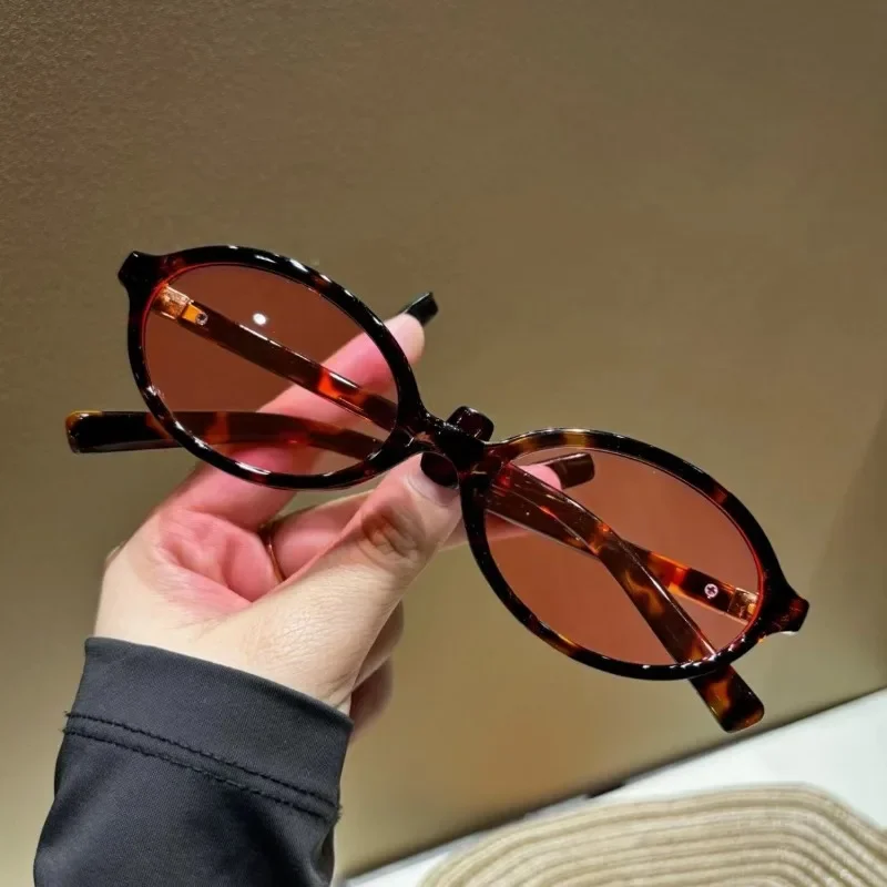 Vintage Fashion Glasses - Nuovi Occhiali da Sole Ovali Classici