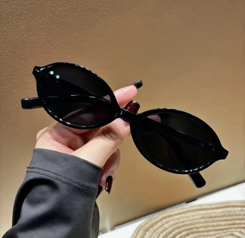 Nuovi Occhiali da Sole Ovali C - Vintage Fashion Glasses recensione e prezzo
