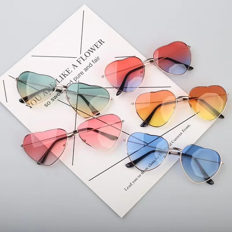 Occhiali da Sole a Forma di Cu - Vintage Fashion Glasses recensione e prezzo