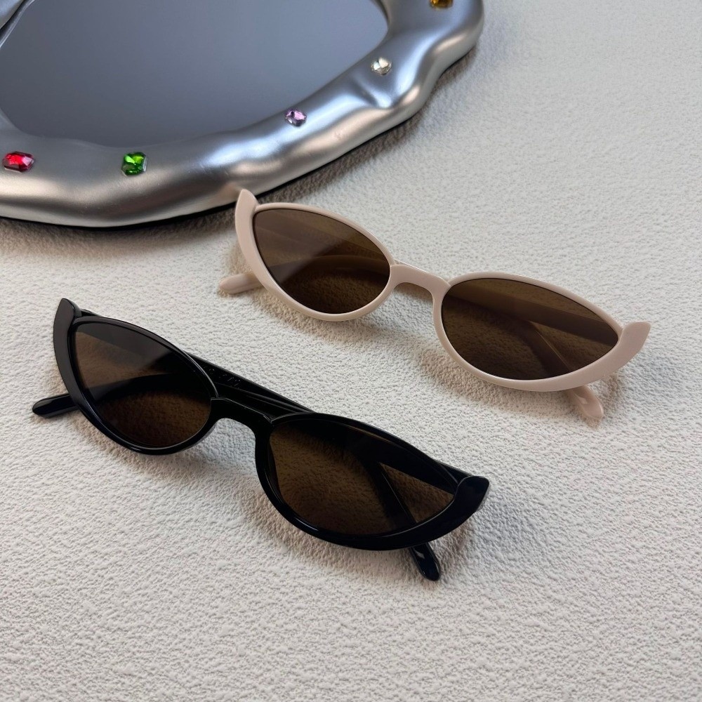 Occhiali da Sole Cat Eye Mezza - Vintage Fashion Photography recensione e prezzo